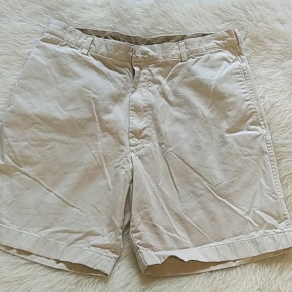Roundtree & Yorke Other - Roundtree & Yorke Cream Beige Shorts